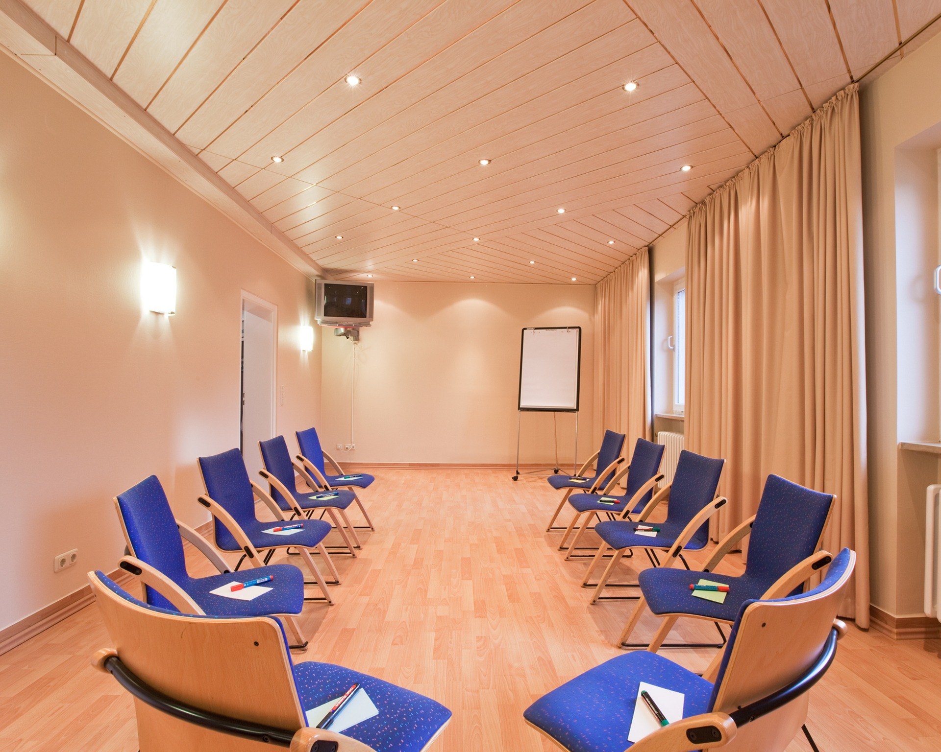 Stuhlkreis Tagungsetage im Tagungshotel relexa hotel Bad Steben